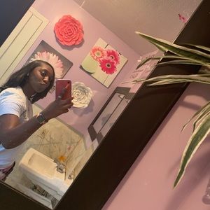 Meet your Posher, Armani